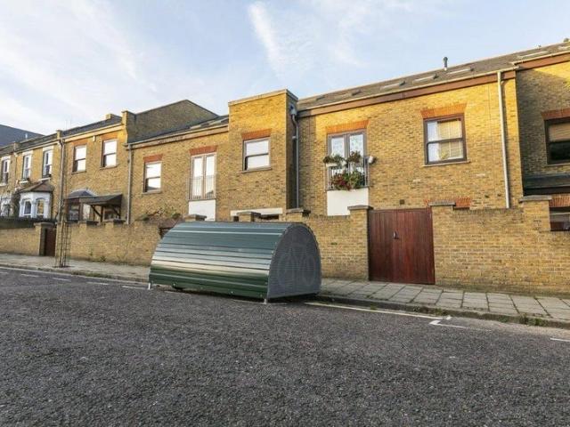 Lovely two bed flat, Homerton E9