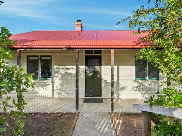 Lovely Two Bedroom Cottage