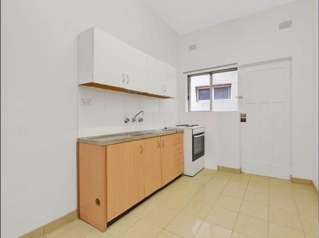 Lovely Two Bedroom Home in Lilyfield