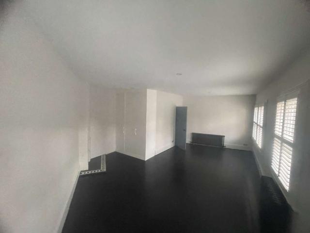 Lovely two bedroom terraced house in the village area of Tunbridge Wells