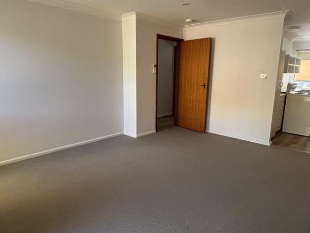 Lovely Two Bedroom Unit In Highly Sought After North Tamworth