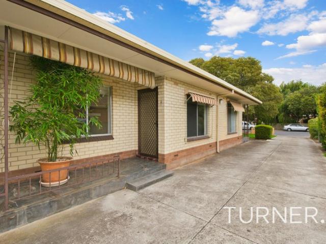 LOVELY UPDATED 2 BED UNIT CLOSE TO CITY