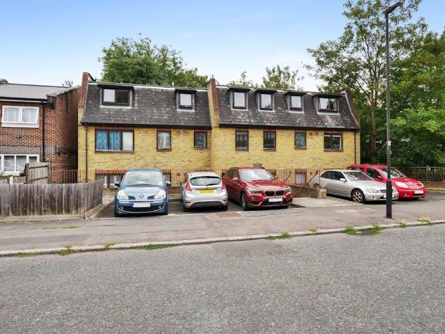 Loveridge House, 8 Hawke Road, Crystal Palace, London SE19, 2 bed flat to rent, £1,750 pcm | PrimeLocation