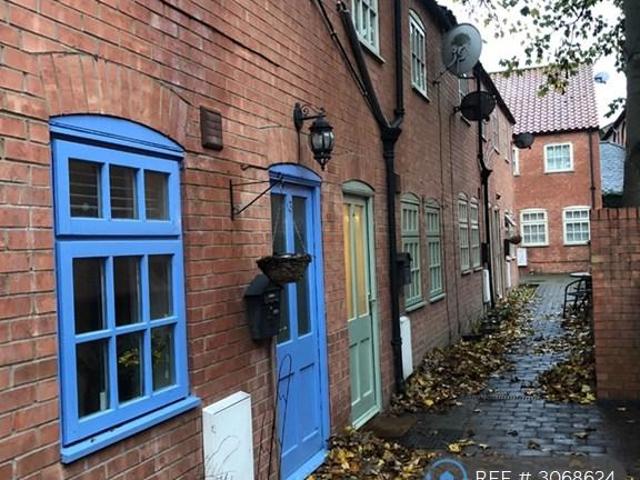 Loveridge Mews, Newark, NG24 2 bed terraced house to rent £780 pcm £180 pw