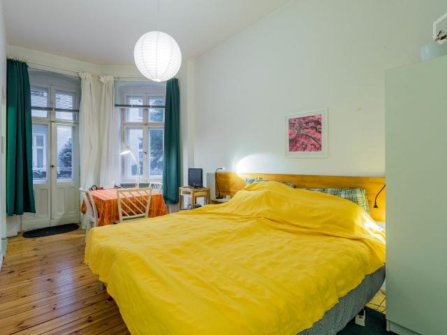 Lovingly and comfortably furnished apartment in Lichterfelde with balcony, Berlin Amsterdam Apartments for Rent