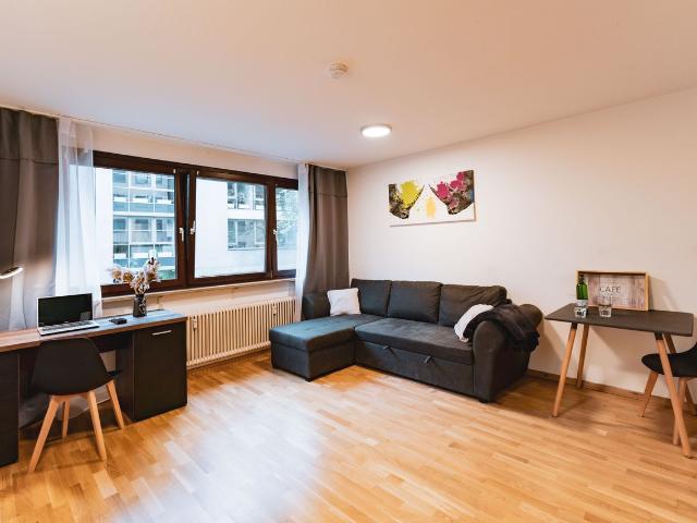 Lovingly furnished 2 room apartment with parking space in the city center Nürnberg, Nurnberg Amsterdam Apartments for Rent