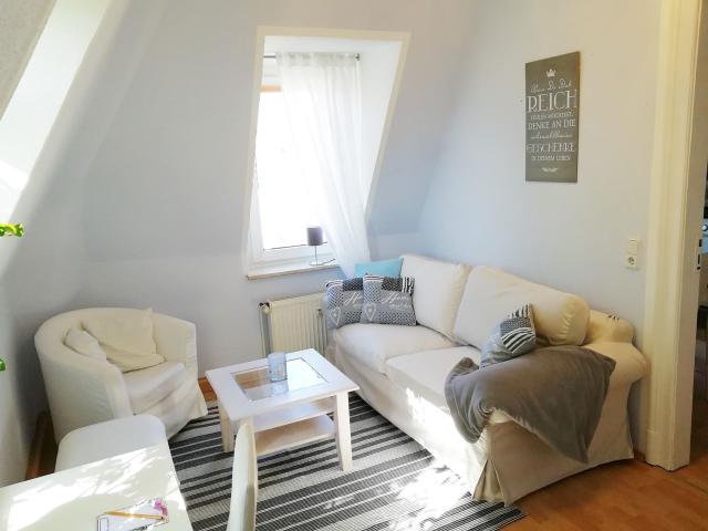 Lovingly furnished apartment in a nice neighborhood in Dresden, Dresden Amsterdam Apartments for Rent