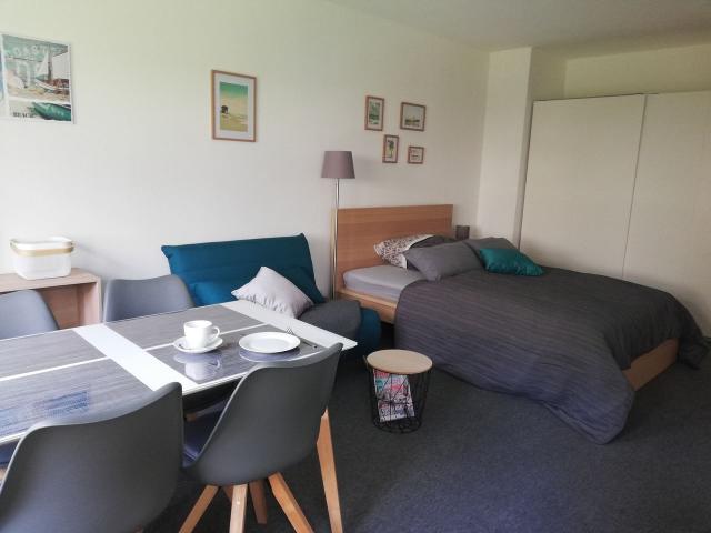 lovingly furnished, newly renovated temporary apartment in a central location at the gateway to the Black Forest with balcony, Pforzheim Amsterdam Apartments for Rent