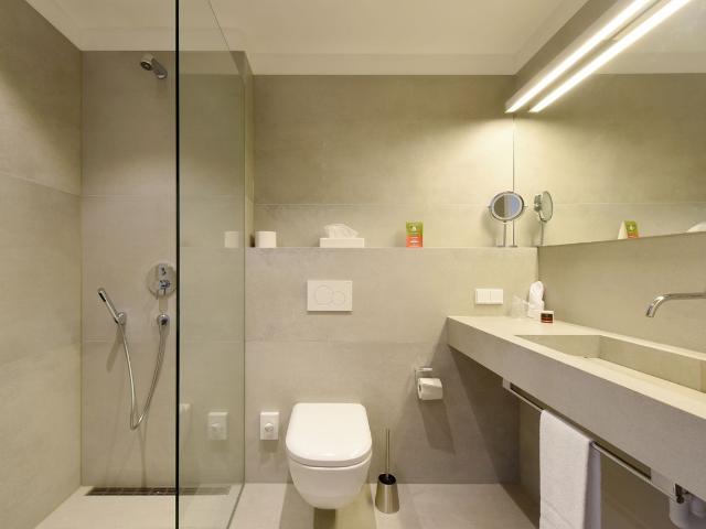 Lovingly furnished Serviced Apartment in the middle of Hürth with large balcony & weekly cleaning, Hurth Amsterdam Apartments for Rent