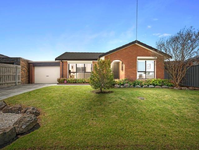 Lovingly Maintained Family Home in Norris Bank