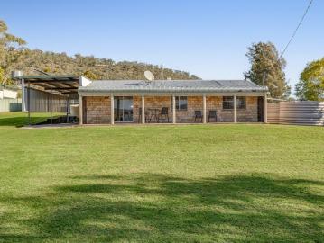 Lovingly Renovated Peaceful Location