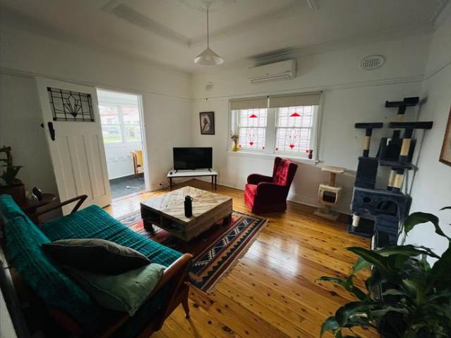LOVINGLY RESTORED CHARMING LARGE HOME IN CHARMING CARRINGTON