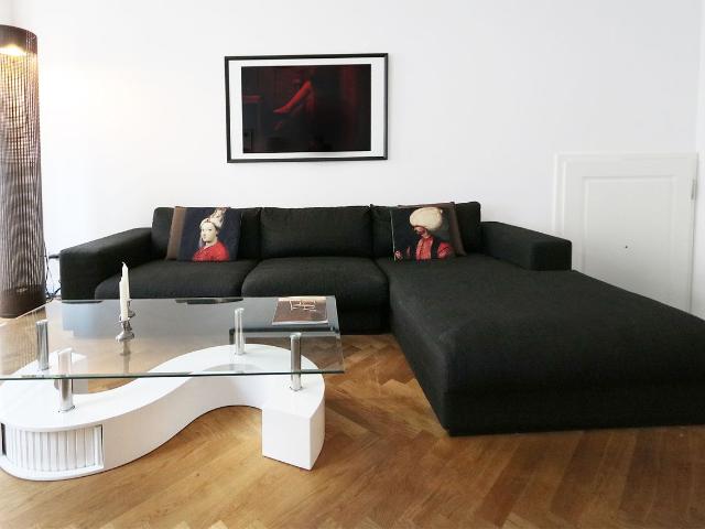 Lovley refurbished apartment in historical building near Museum island, Berlin Amsterdam Apartments for Rent