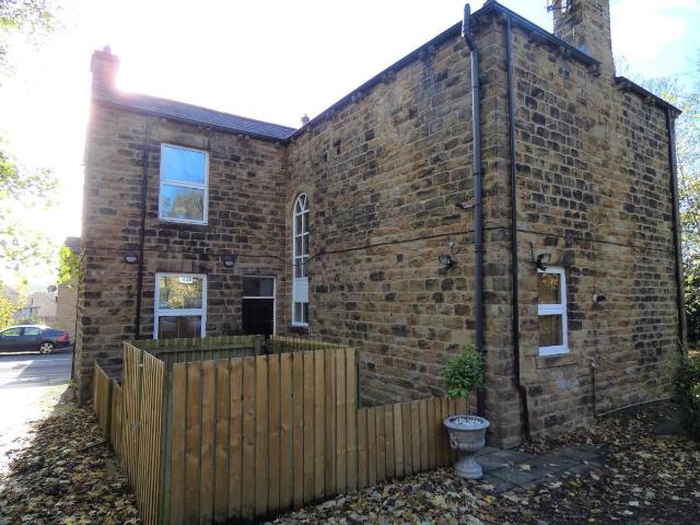 Low Lane, Birstall WF17, 3 bed flat to rent, £895 pcm | PrimeLocation