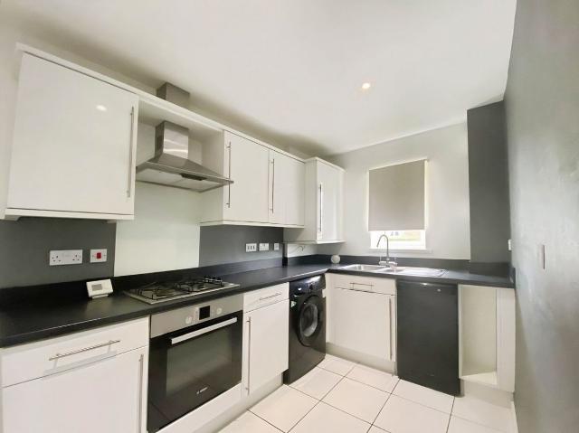 Low Lane, South Shields NE34, 2 bed flat to rent, £750 pcm | PrimeLocation