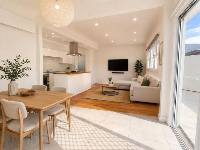 Low Mainteance Living New Carpet & Option Of Short Term Lease