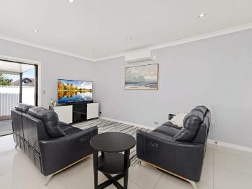 LOW MAINTENACE CONTEMPORARY LIVING!