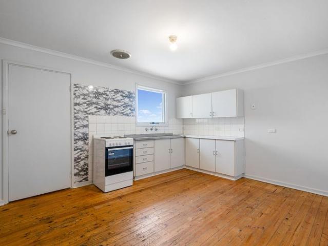 Low maintenace home in Murray Bridge! Open inspection Wednesday 10/06/2026 from 5:20pm 5:35pm and Friday 12/06/2026 from 5:20pm 5:35pm