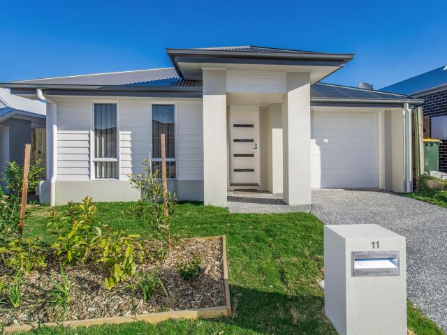 Low Maintenace home in Griffin with lock up garage