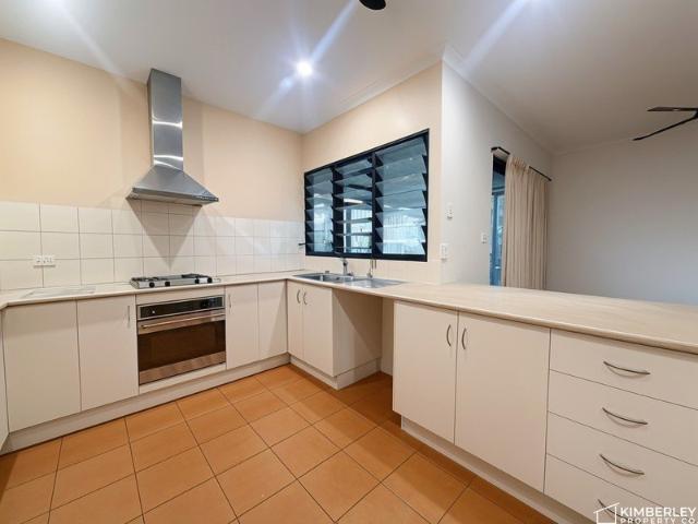 Low Maintenance 3 x 2 Cable Beach Home