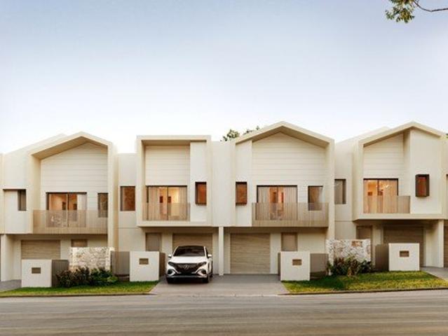 Low Maintenance 3 Bed + MPR Townhome