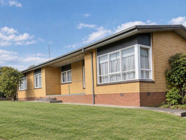Low maintenance 3 bedroom home