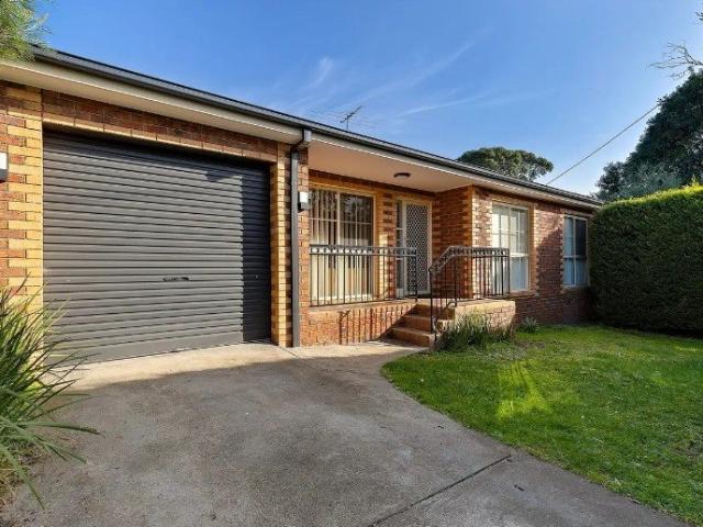 Low Maintenance 3 Bedroom Unit in a Convenient Location