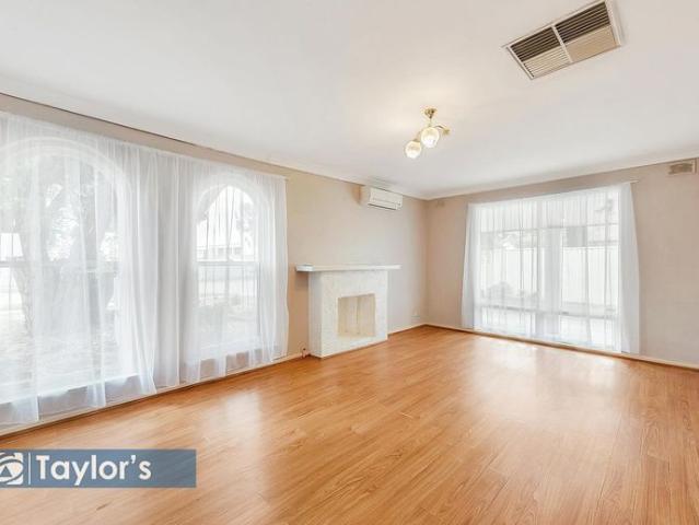 LOW MAINTENANCE 3 BEDROOMS!