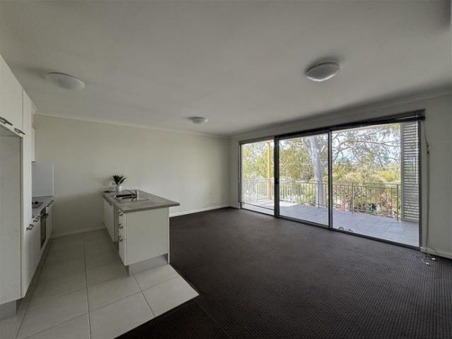 LOW MAINTENANCE 1 BEDROOM APARTMENT