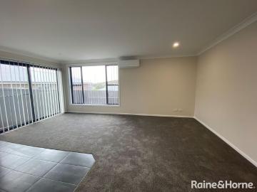 Low Maintenance 1 Bedroom Home with Private Yard & Air Conditioning