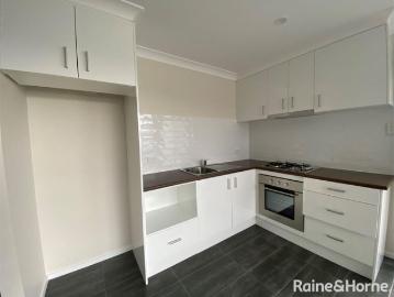 Low Maintenance 1 Bedroom Home with Private Yard & Air Conditioning