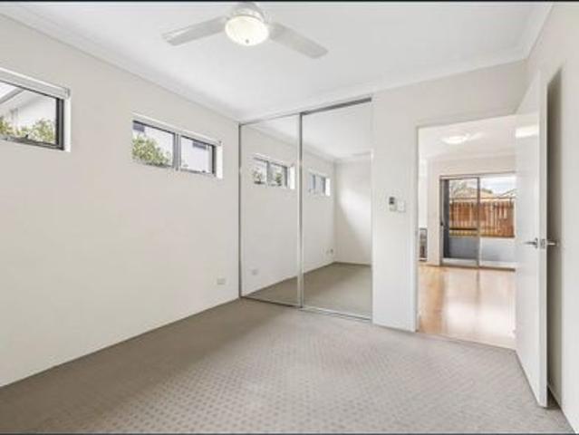 Low Maintenance 1 Bedroom Rental in Handy Kewdale Location