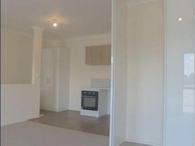 Low Maintenance 1 Bedroom Unit in Coodanup