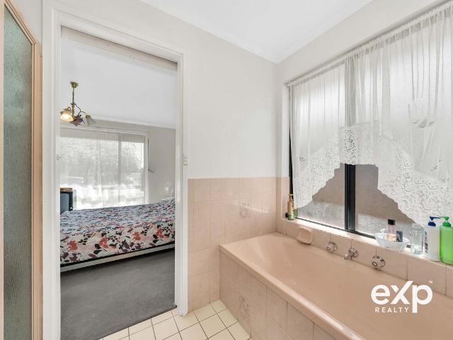 Low maintenance 1st home or investment