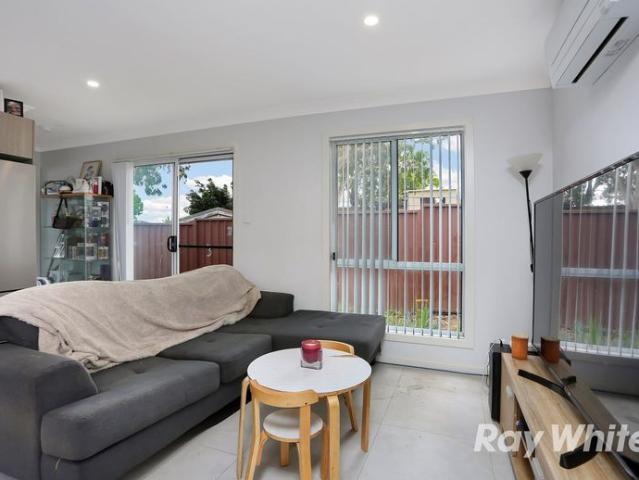 Low Maintenance 2 Bedroom Granny Flat with Private Backyard