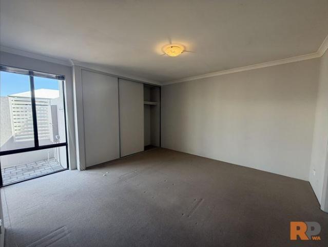 Low Maintenance 2 Bedroom Unit