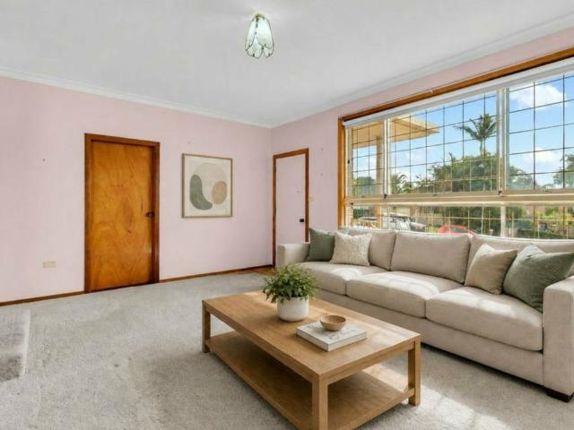 Low maintenance 2 Bedroom unit