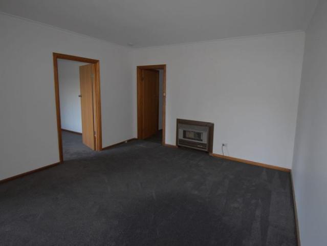 LOW MAINTENANCE 2 BEDROOM UNIT