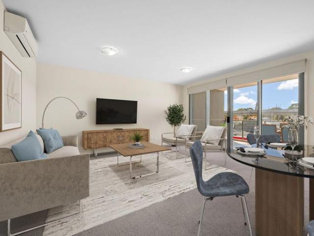 Low Maintenance 2 Bedroom Unit