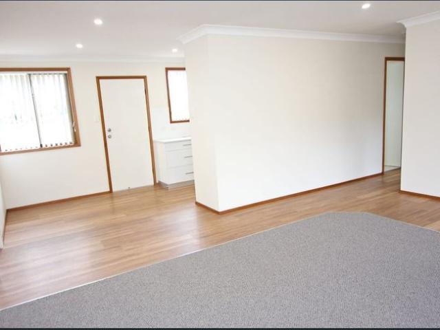 Low Maintenance 2 bedroom Unit