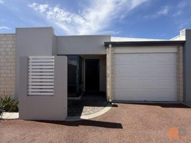 Low Maintenance 2 Bedroom Unit