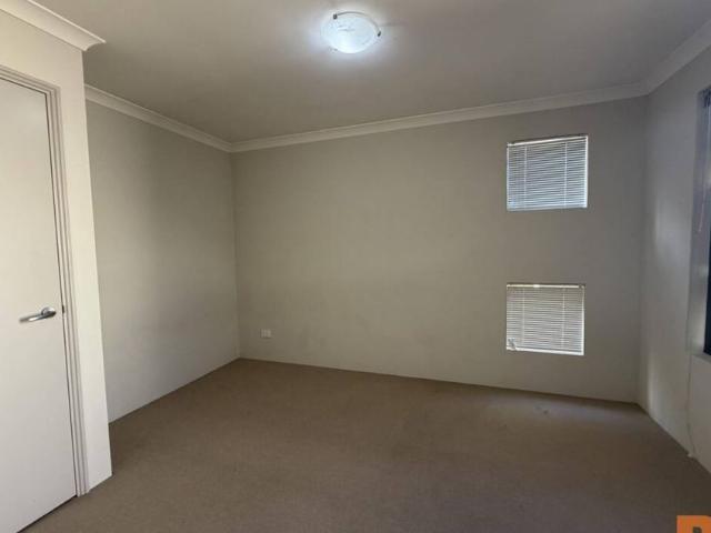 Low Maintenance 2 Bedroom Unit