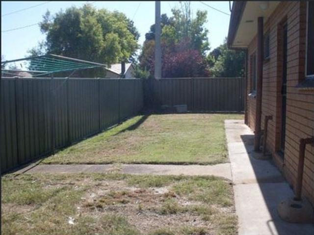 Low Maintenance 2 Bedroom Unit