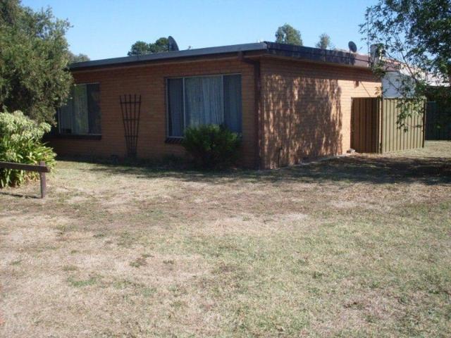 Low Maintenance 2 Bedroom Unit