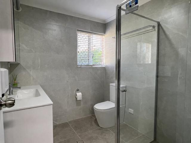 Low Maintenance 2 Bedroom Unit in Prime Location