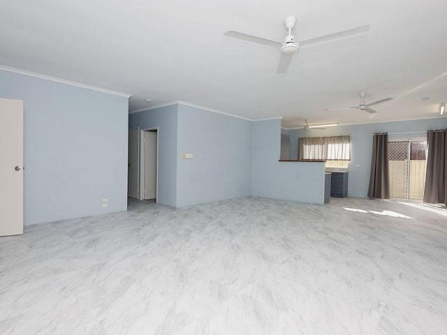 FULLY Air conditioned Low Maintenance 4 Bedroom Home on Spacious Block