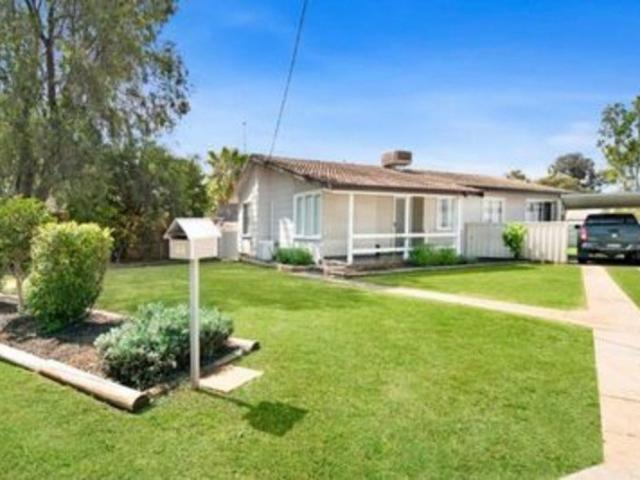 LOW MAINTENANCE 4 BEDROOM HOME WITH SOLAR PANELS