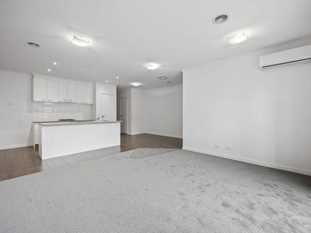 LOW MAINTENANCE 4 BEDROOM TOWNHOUSE