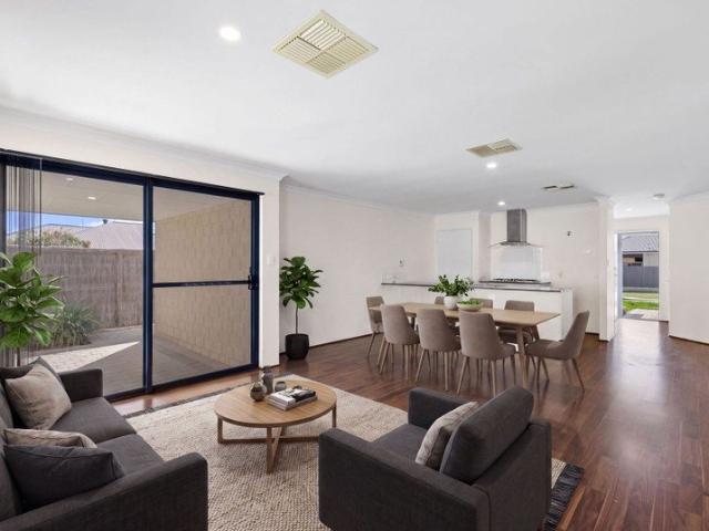 Low maintenance 4 bedroom 2 bathroom home in the heart of Catalina Estate