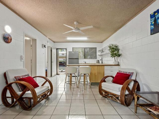 Low Maintenance Coastal Gem!